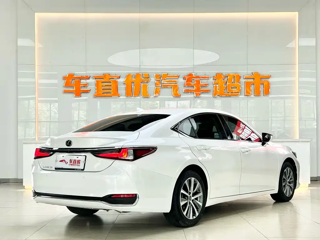 Lexus ES — миниатюра 5