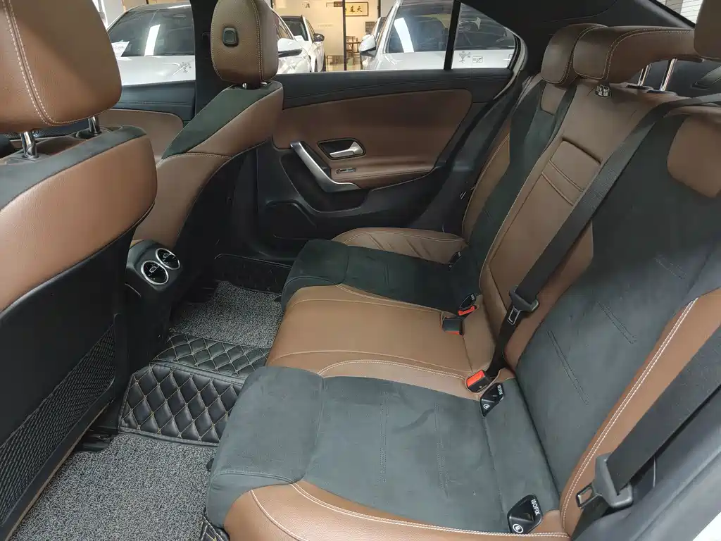 Mercedes-Benz A-Class — миниатюра 10