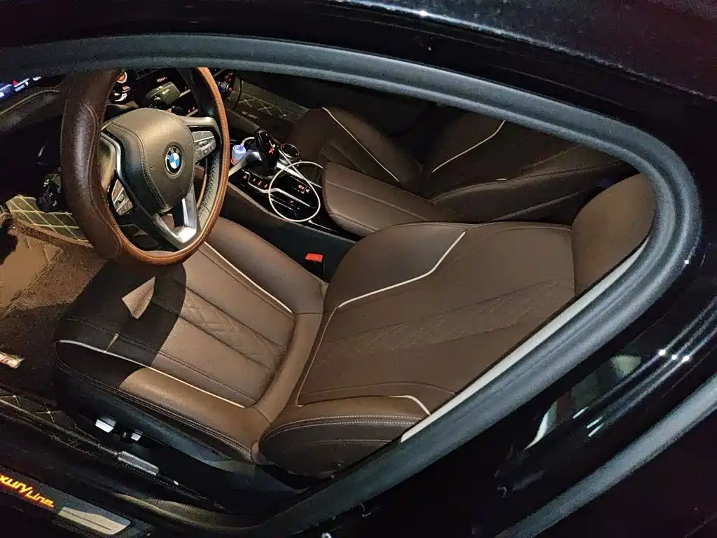 BMW 5 Series — миниатюра 16