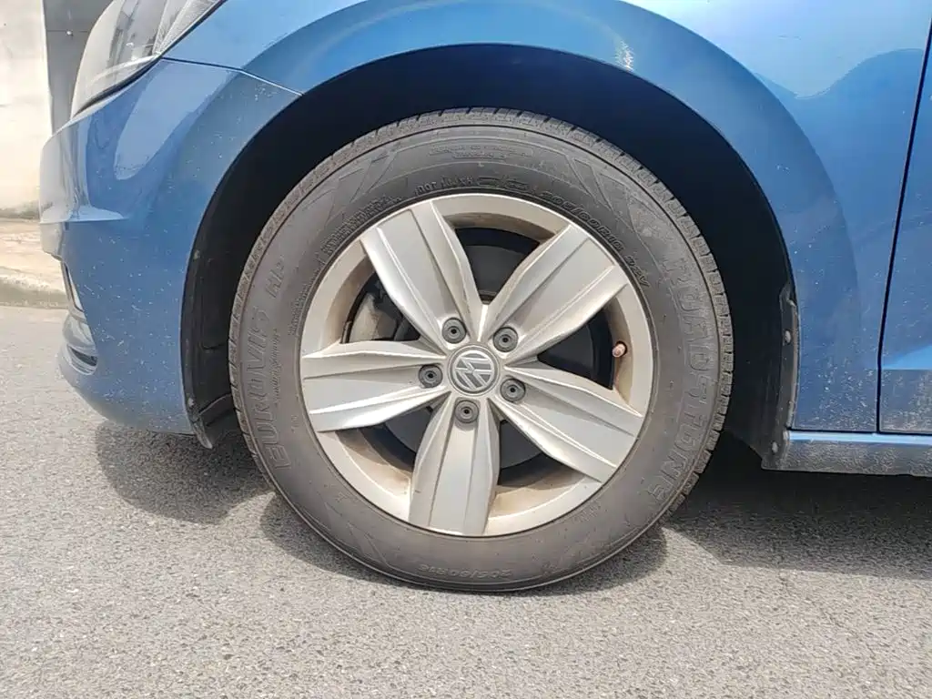 Volkswagen Touran — миниатюра 23