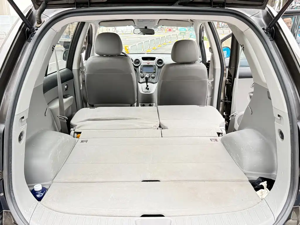 Kia Carens — миниатюра 11