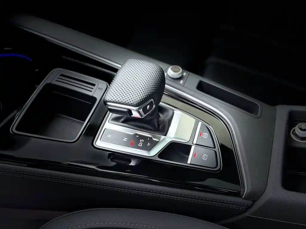 Audi A4L — миниатюра 4