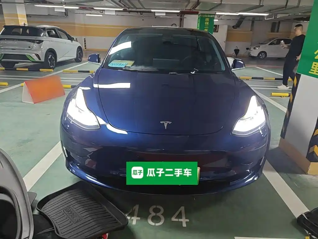 Tesla Model 3 — миниатюра 3