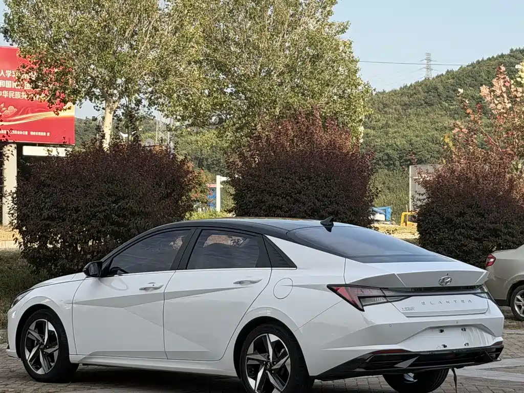 Hyundai Elantra — миниатюра 5