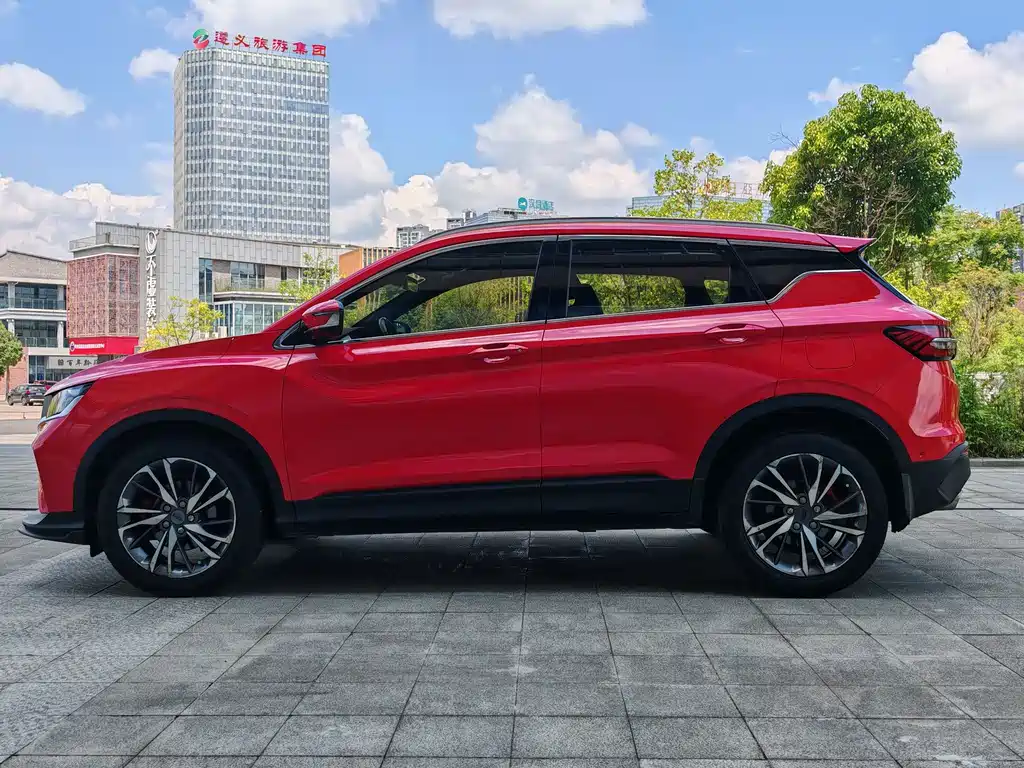 Geely Binyue — миниатюра 5