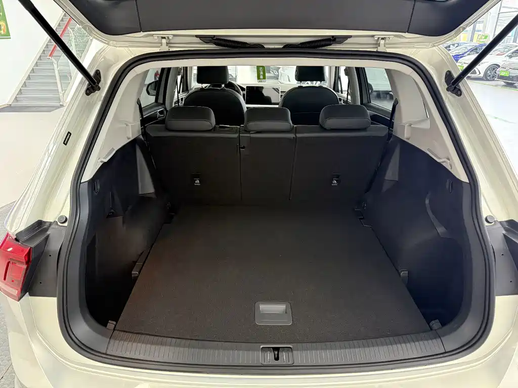 Volkswagen Tiguan L — миниатюра 9