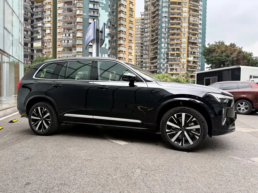 Volvo XC90 — миниатюра 4