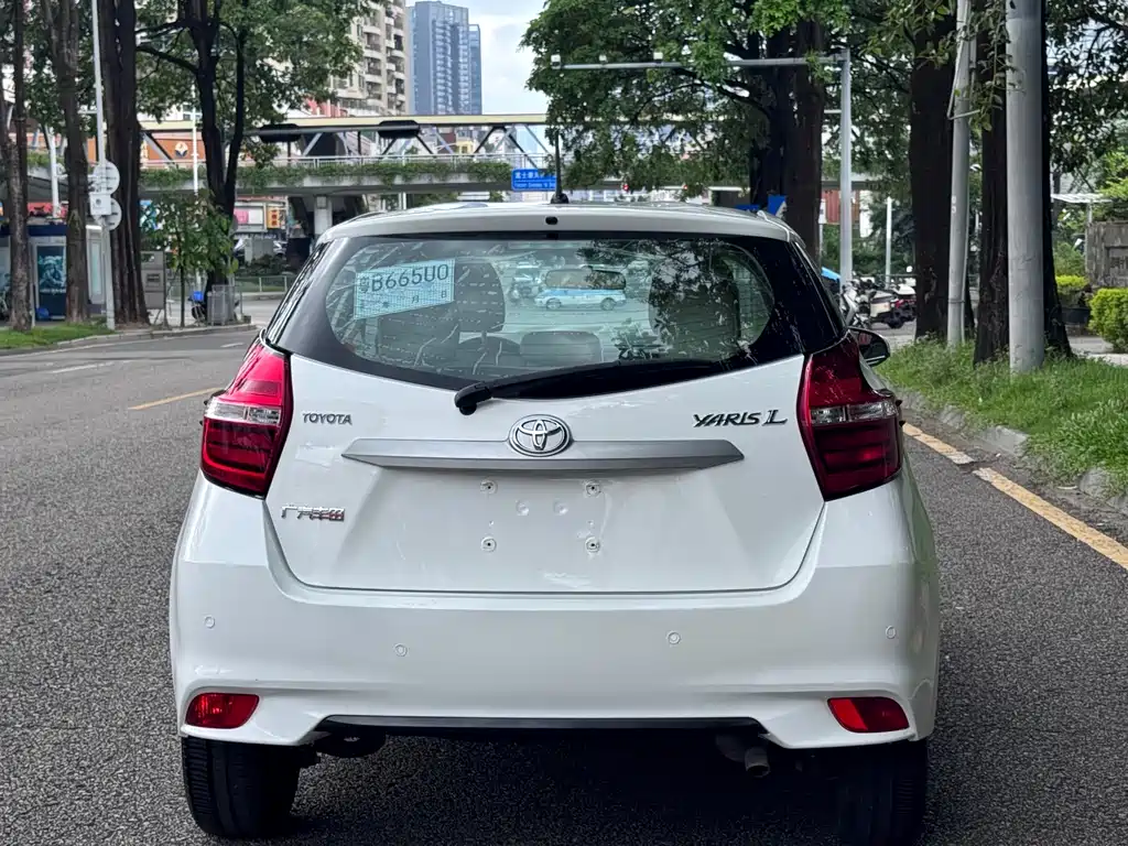 Toyota Yaris L — миниатюра 7
