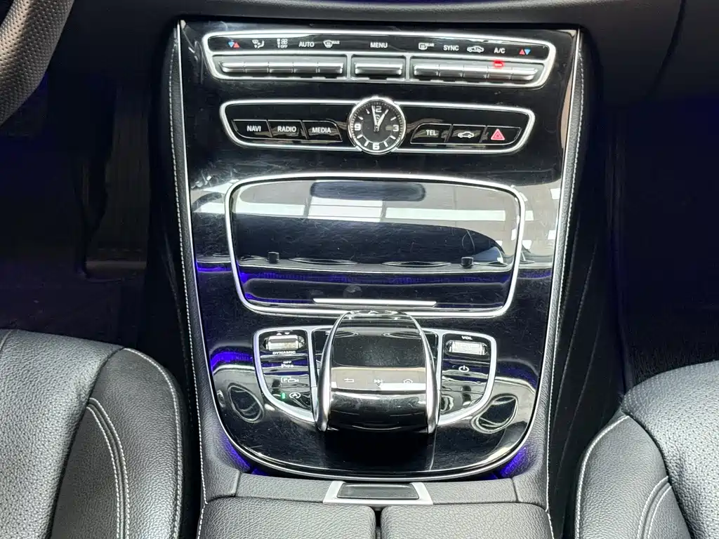 Mercedes-Benz E-Class — миниатюра 14