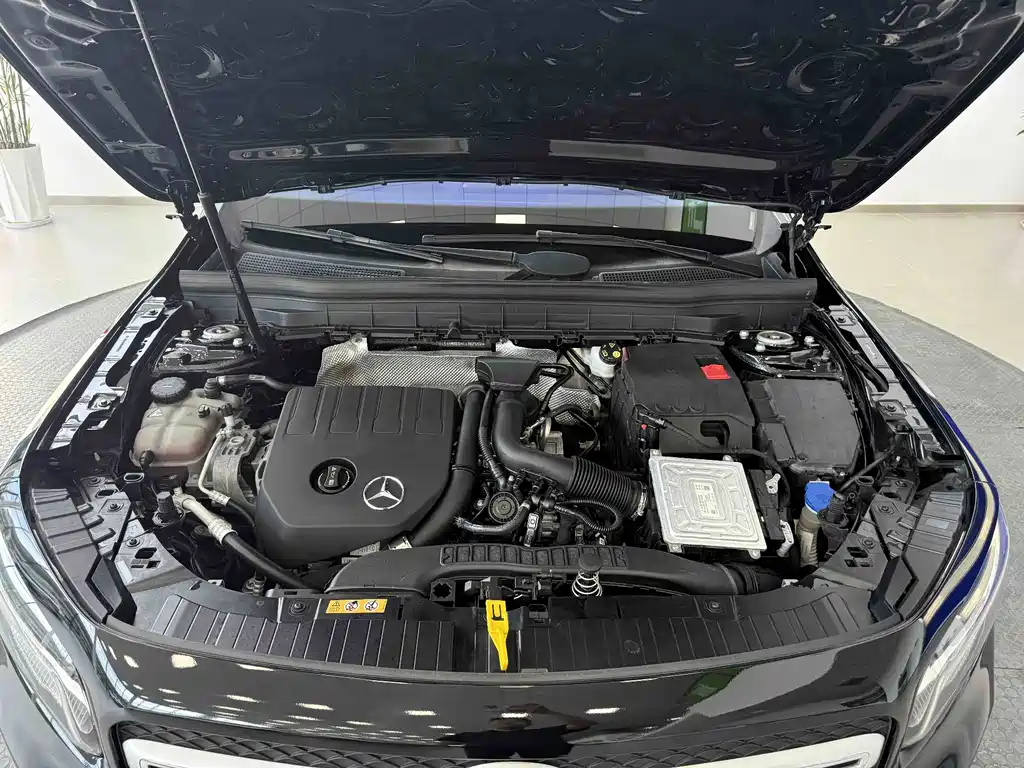 Mercedes-Benz GLB — миниатюра 21