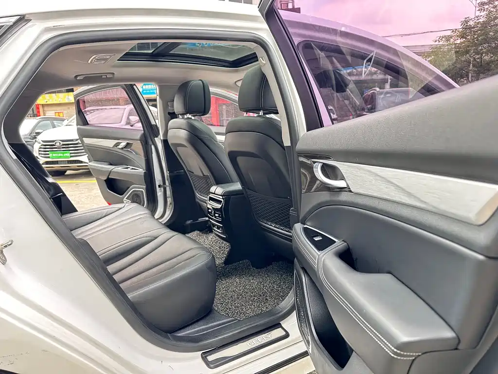 Geely Borui Hybrid — миниатюра 9