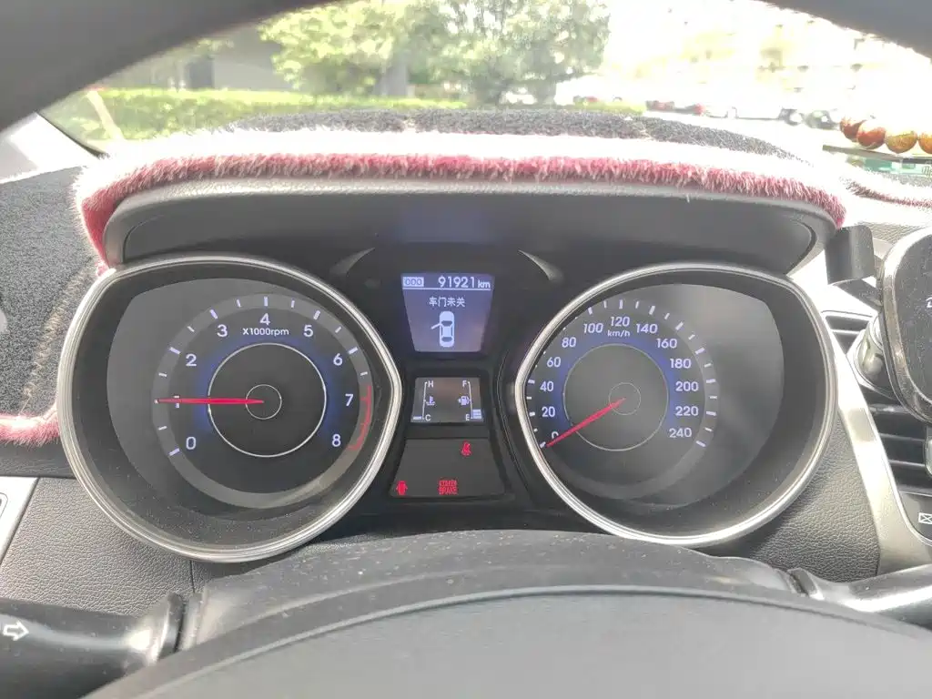 Hyundai Elantra Langdong — миниатюра 8