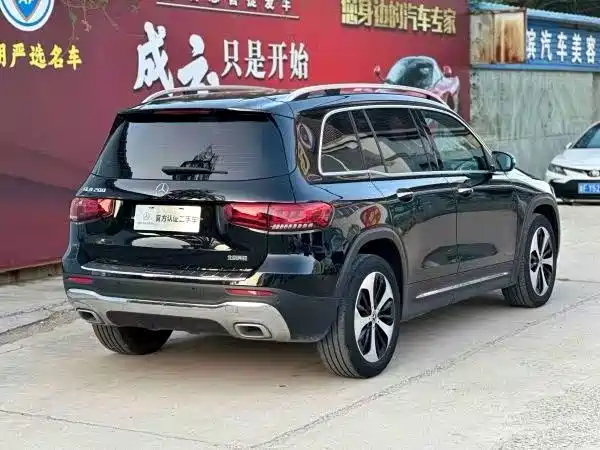 Mercedes-Benz GLB — миниатюра 7