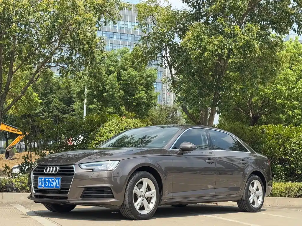Audi A4L — миниатюра 2