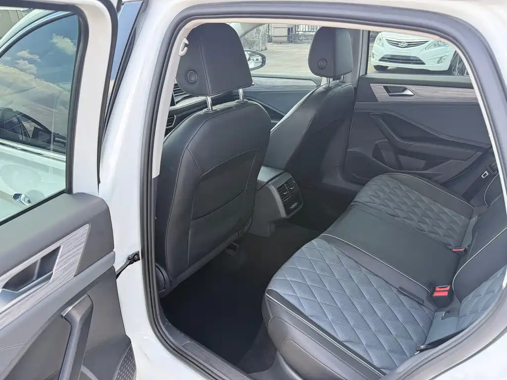 Volkswagen Sagitar — миниатюра 8