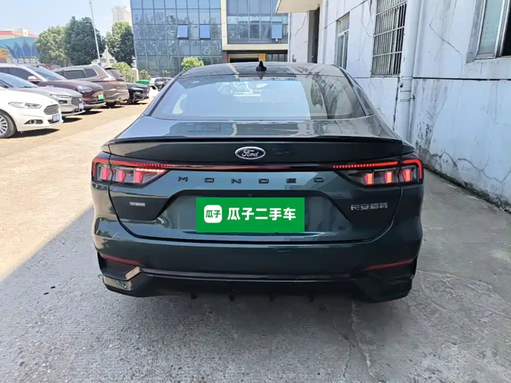 Ford Mondeo — миниатюра 6