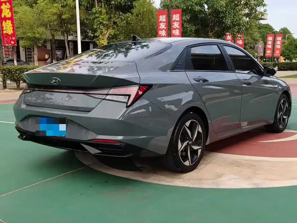 Hyundai Elantra — миниатюра 8