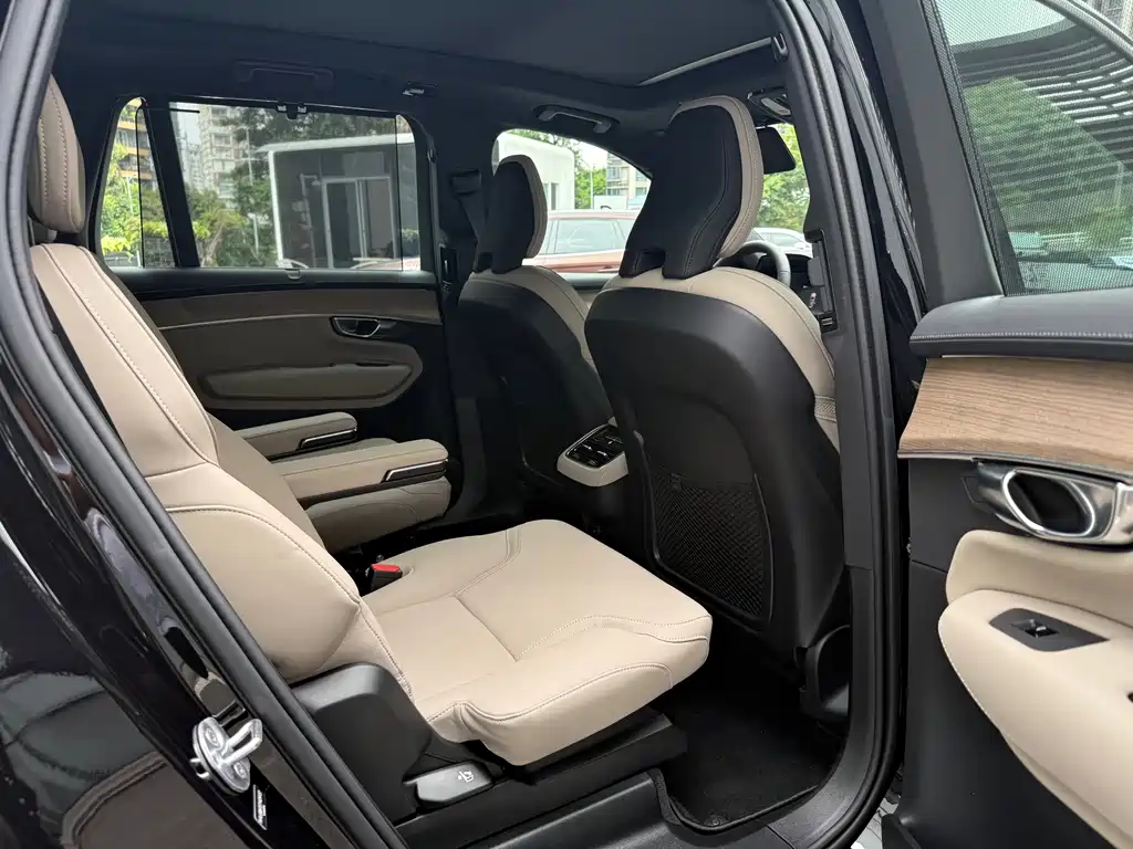 Volvo XC90 — миниатюра 15