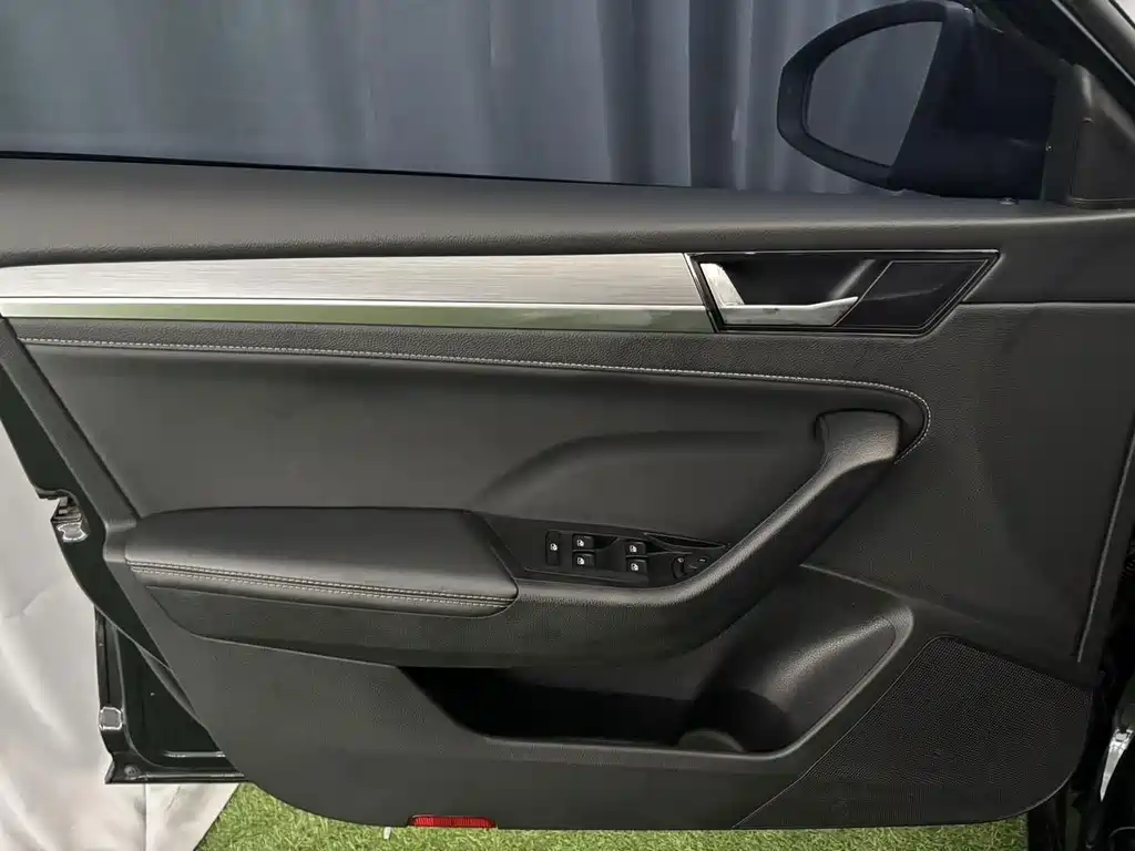 Skoda Superb — миниатюра 7