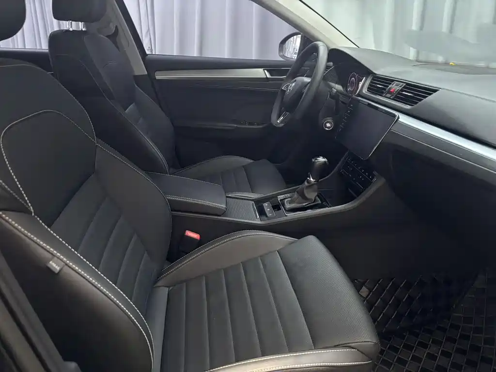 Skoda Superb — миниатюра 8