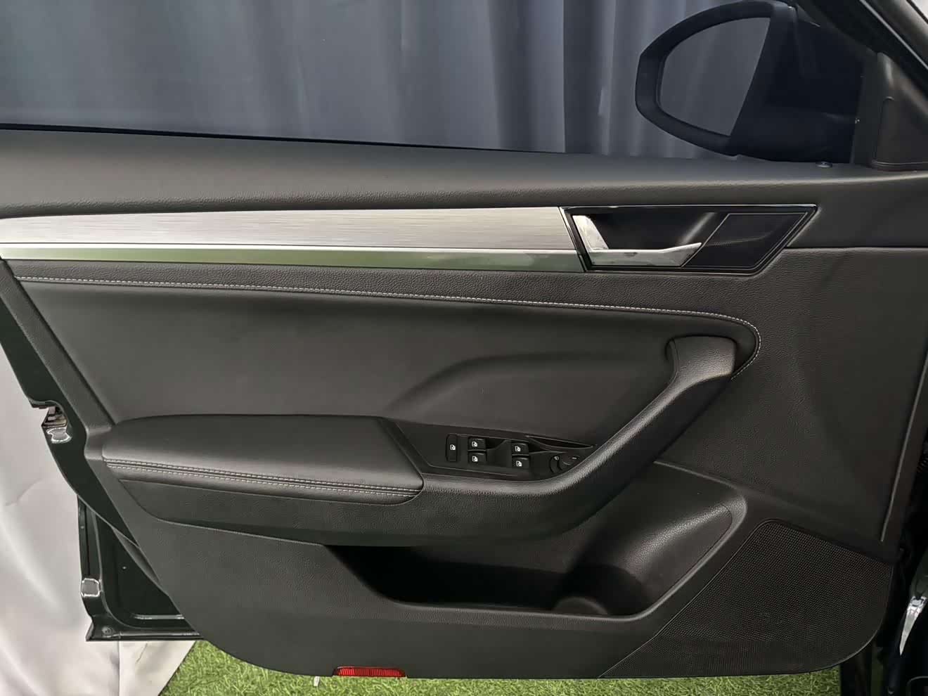 Skoda Superb 1.4 л 2023 г. Чёрный, пробег 18000 км