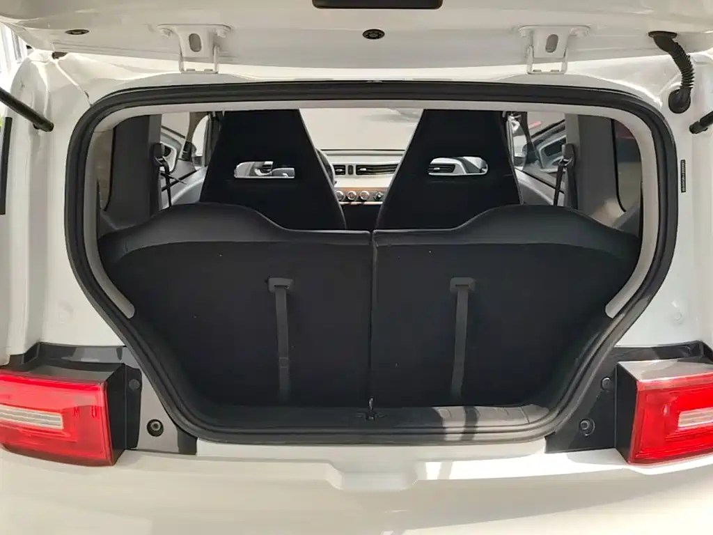 Wuling MINIEV — миниатюра 19