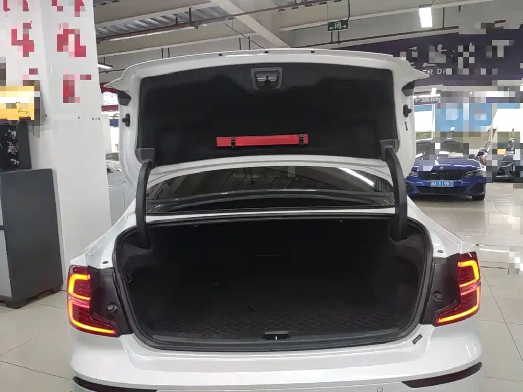 Volvo S60 — миниатюра 19