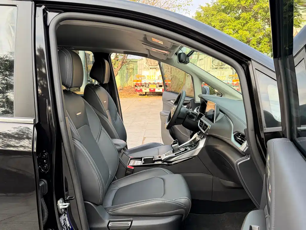 SAIC MAXUS EVERYONE 5