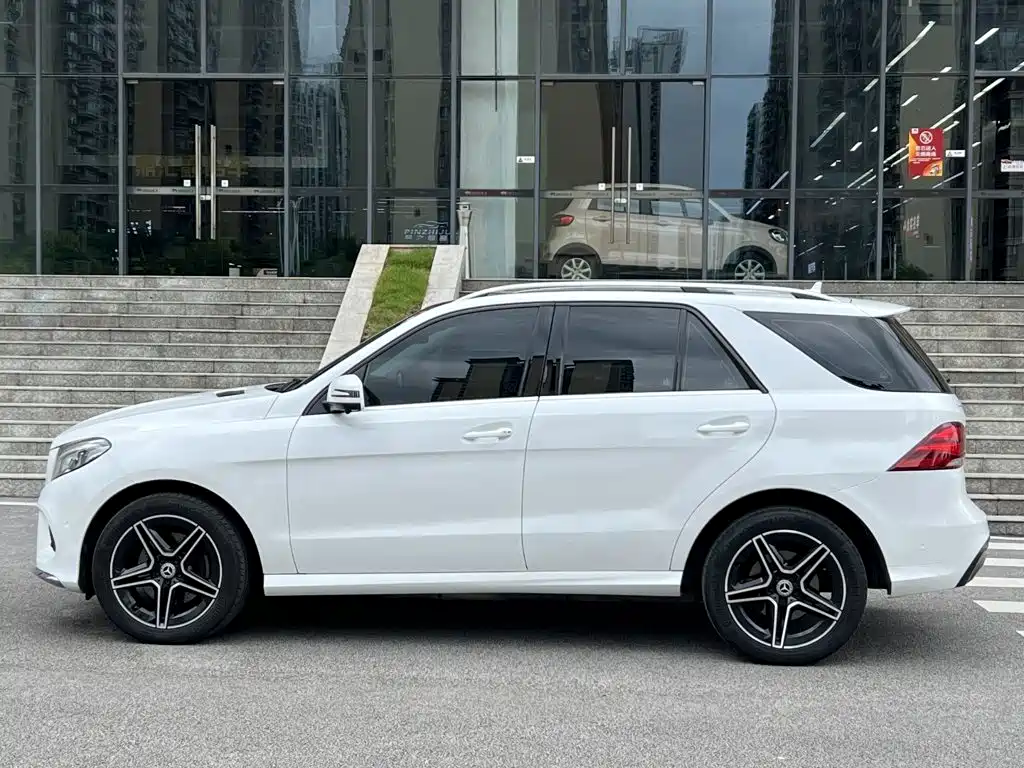 Mercedes-Benz GLE (Import) — миниатюра 3