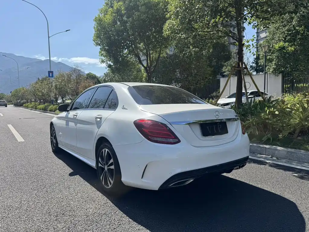 Mercedes-Benz C-Class — миниатюра 7