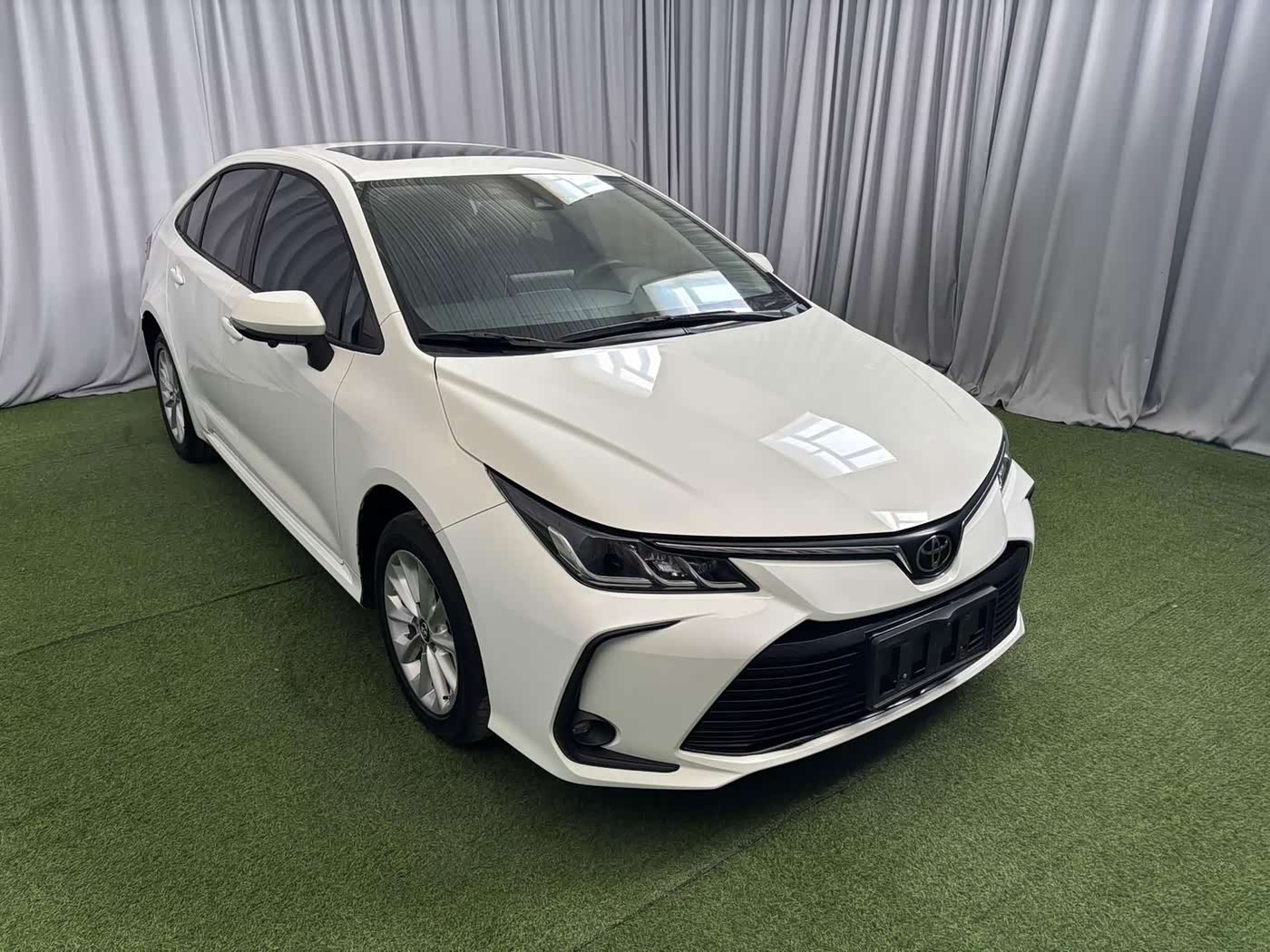 Toyota Corolla 1.2 л 2022 г. Белый, пробег 34000 км