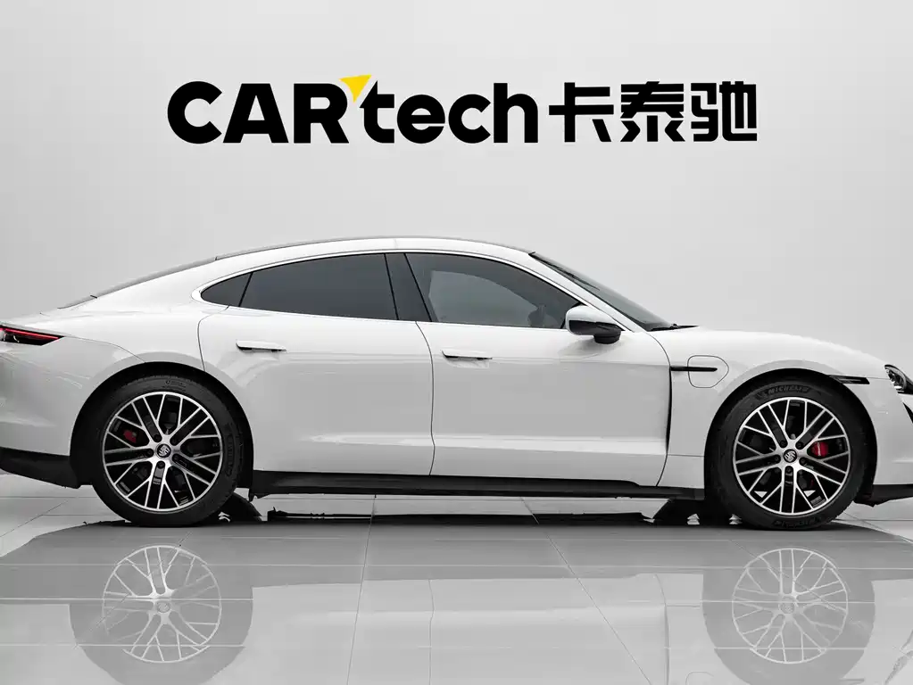 Porsche Taycan — миниатюра 7