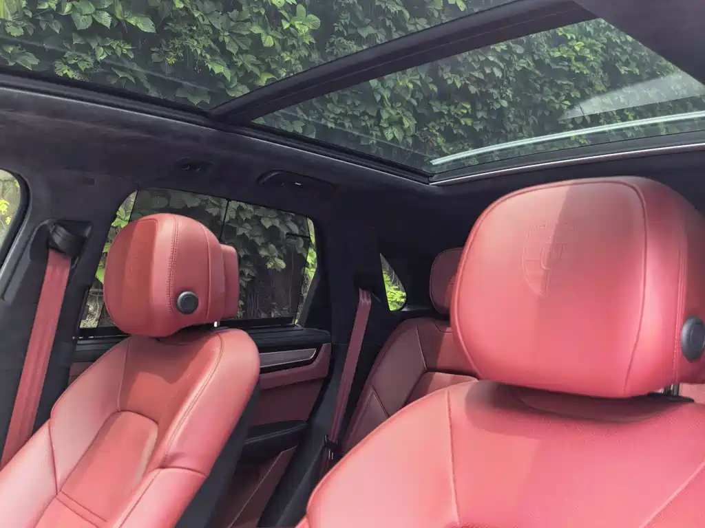 Porsche Cayenne — миниатюра 10