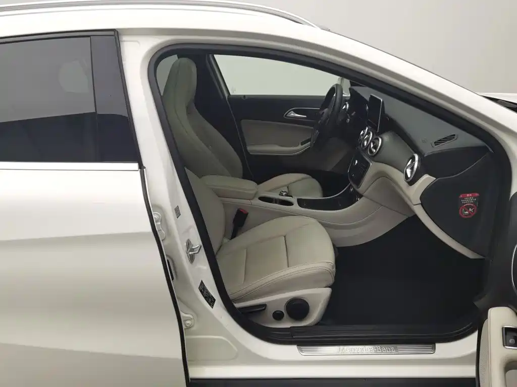 Mercedes-Benz GLA — миниатюра 23