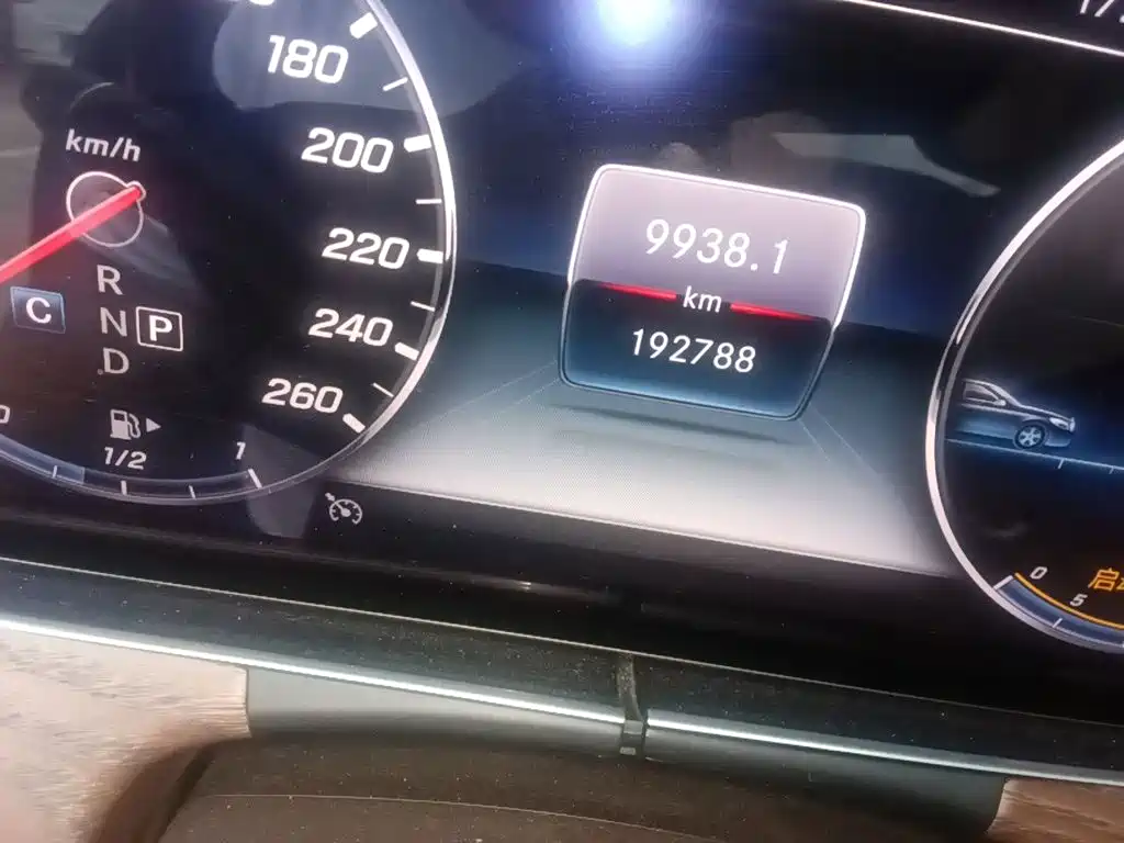 Mercedes-Benz E-Class — миниатюра 13