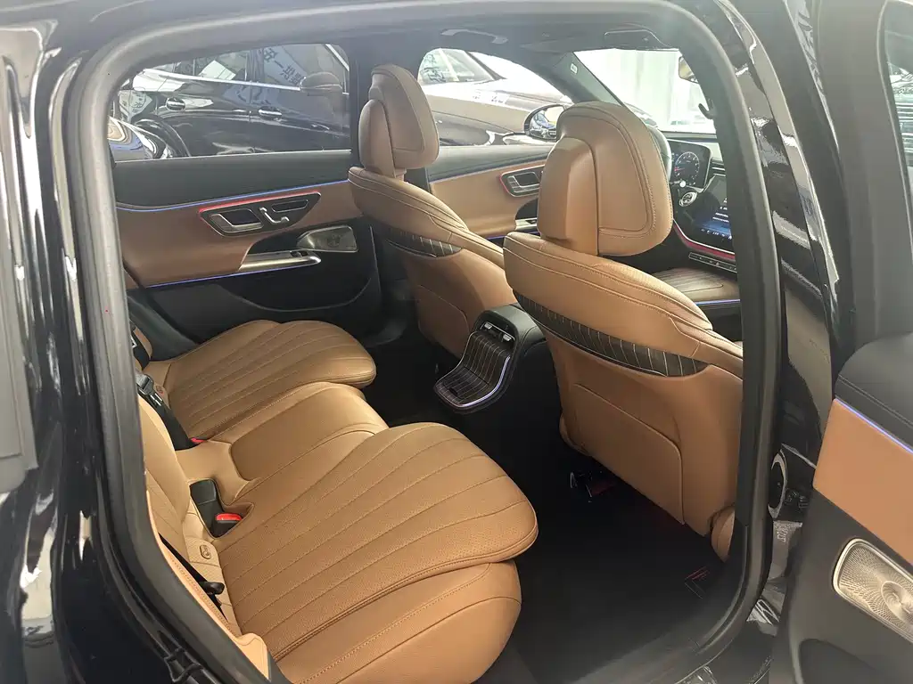 Mercedes-Benz E-Class — миниатюра 10