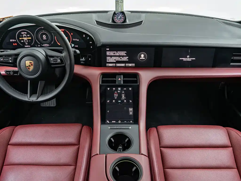 Porsche Taycan — миниатюра 13