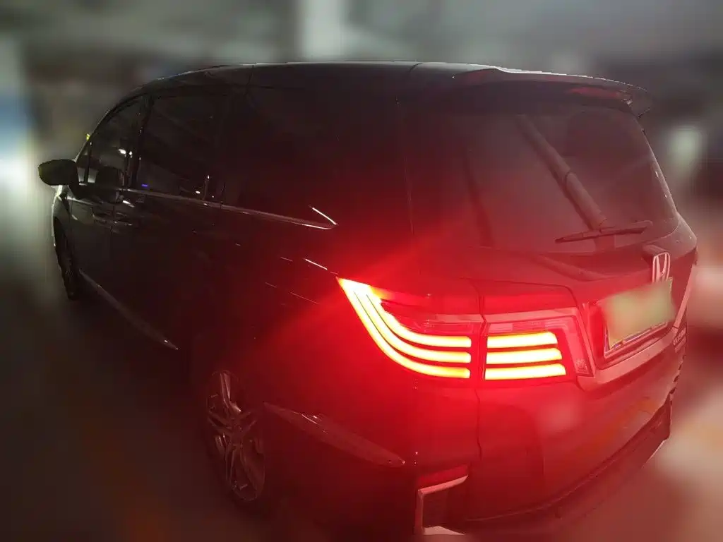Honda Elysion — миниатюра 4