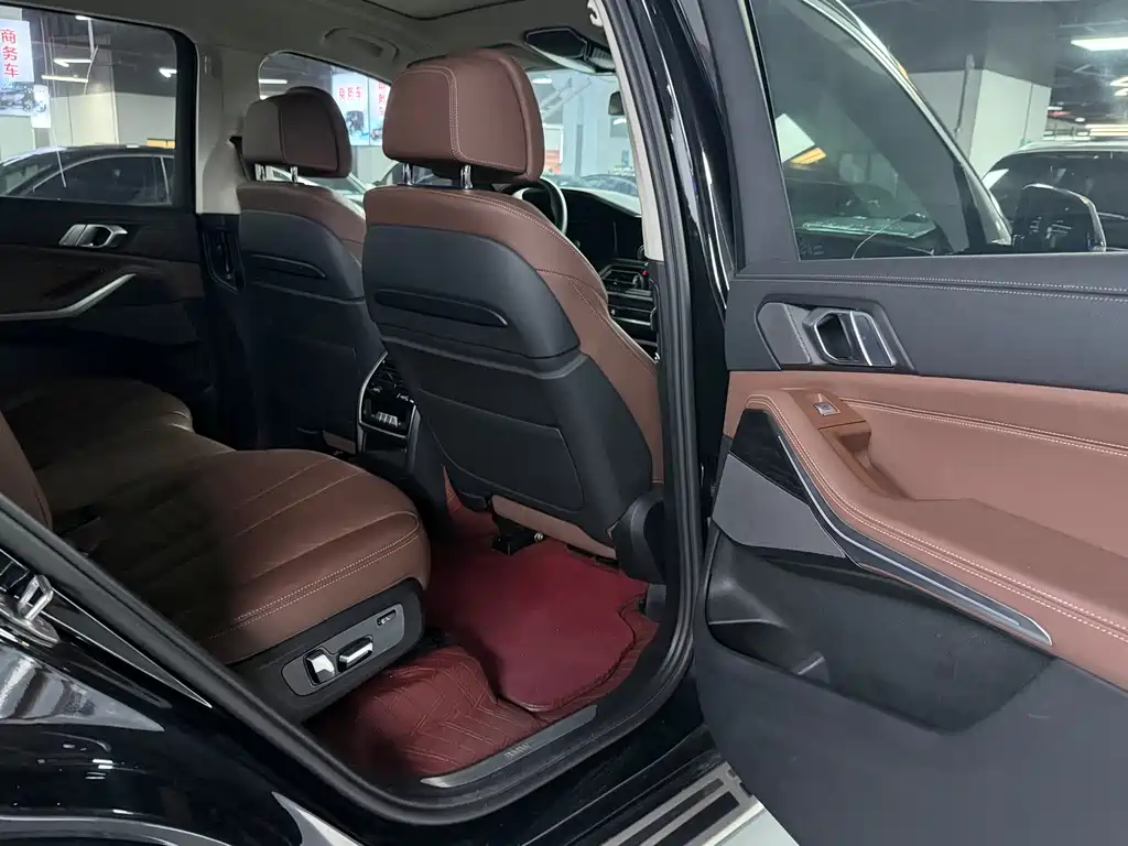 BMW X7 — миниатюра 8