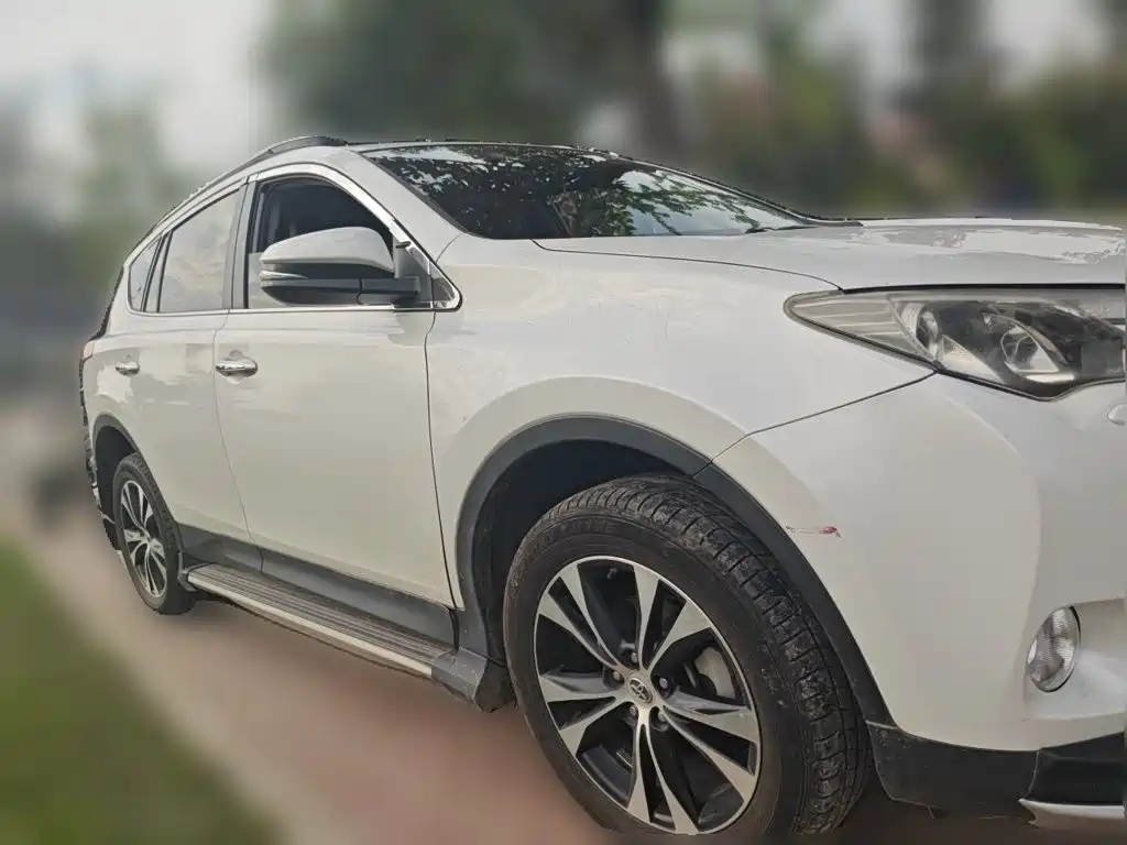Toyota RAV4 — миниатюра 3