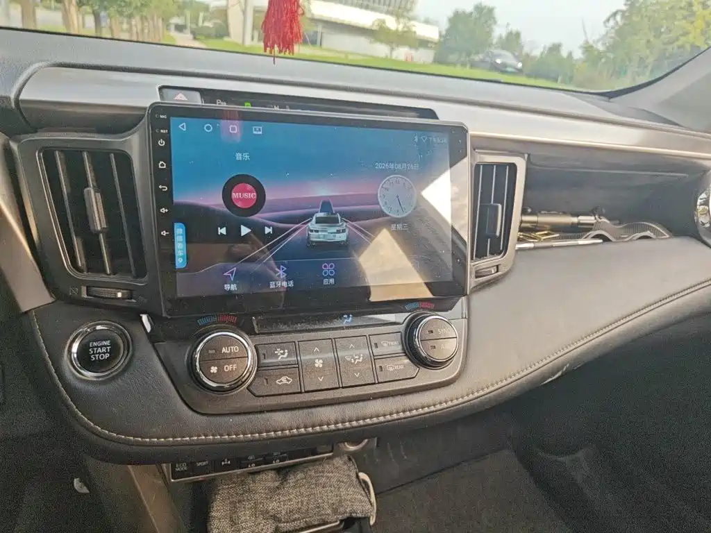 Toyota RAV4 — миниатюра 14