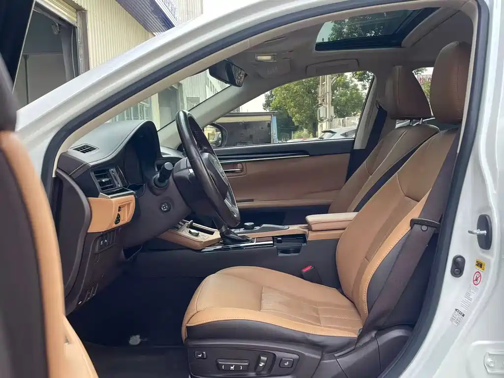 Lexus ES — миниатюра 4
