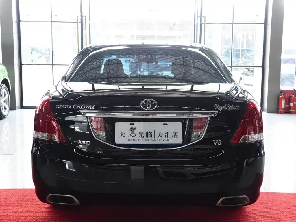 Toyota Crown — миниатюра 13