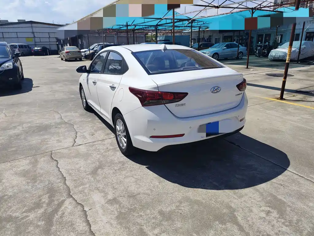 Hyundai Verna — миниатюра 3