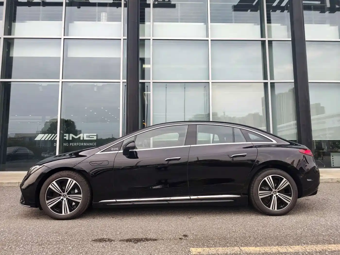 Mercedes-Benz EQE
