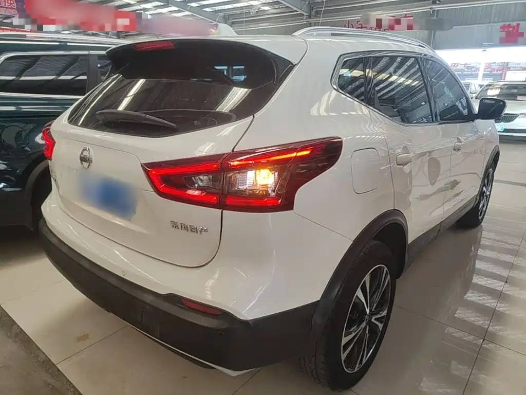 Nissan Qashqai — миниатюра 7
