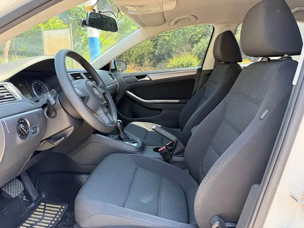 Volkswagen Sagitar 2012 1.4TSI AT Luxury