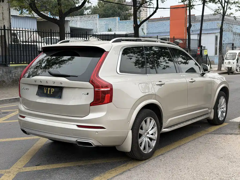 Volvo XC90 — миниатюра 7