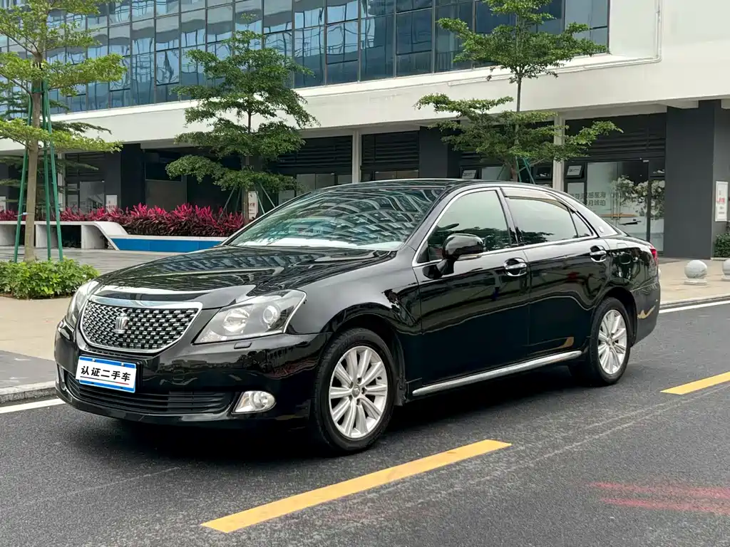 Toyota Crown 2011