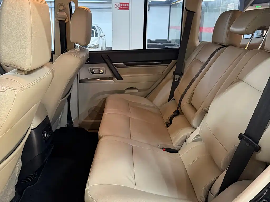 Mitsubishi V97 2019 3.8L